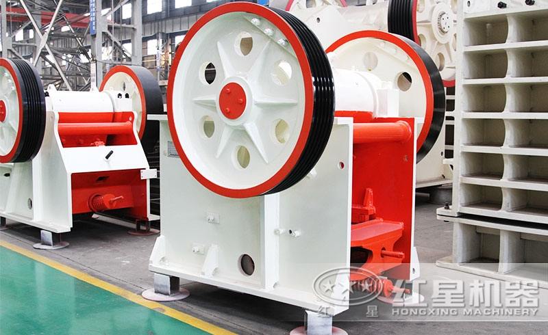 一小時200噸的石子破碎機多少錢？